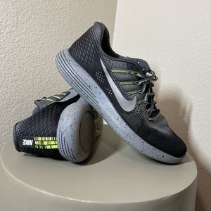 Nike black and grey Lunarglide 8 - Size 8